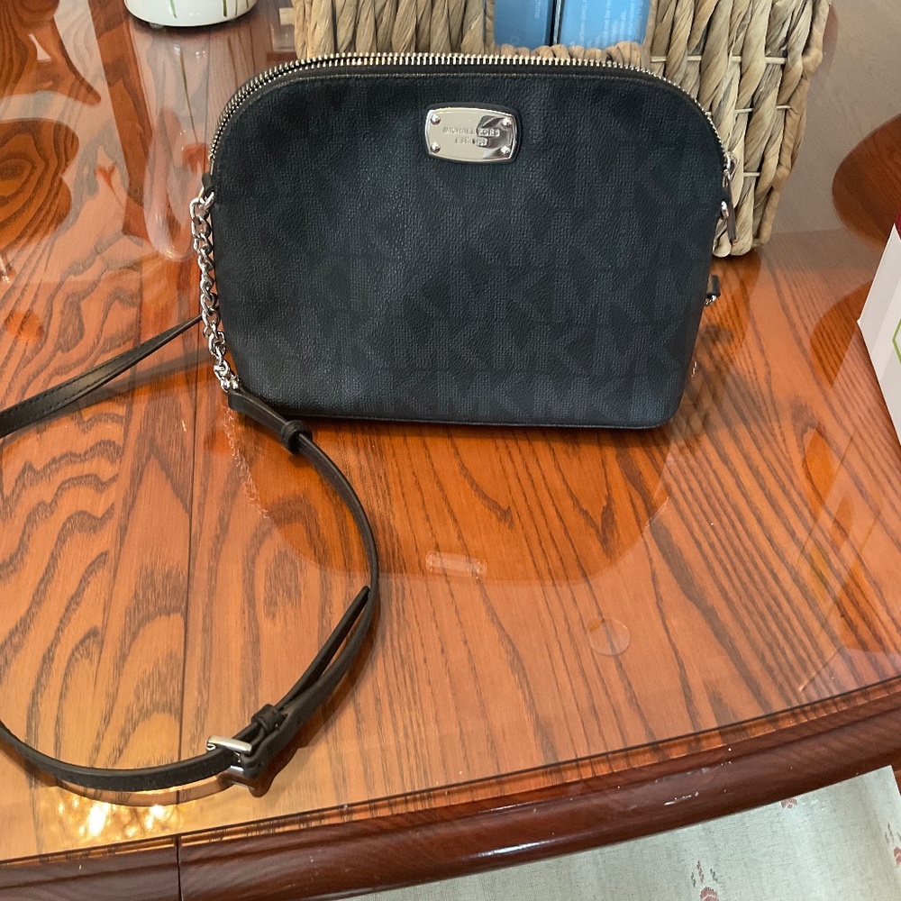 Michael Kors Crossbody Like New